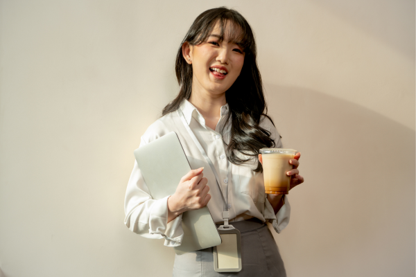 Descubra os desafios e oportunidades para jovens no mercado de trabalho e dicas práticas para se destacar e conquistar uma carreira de sucesso.